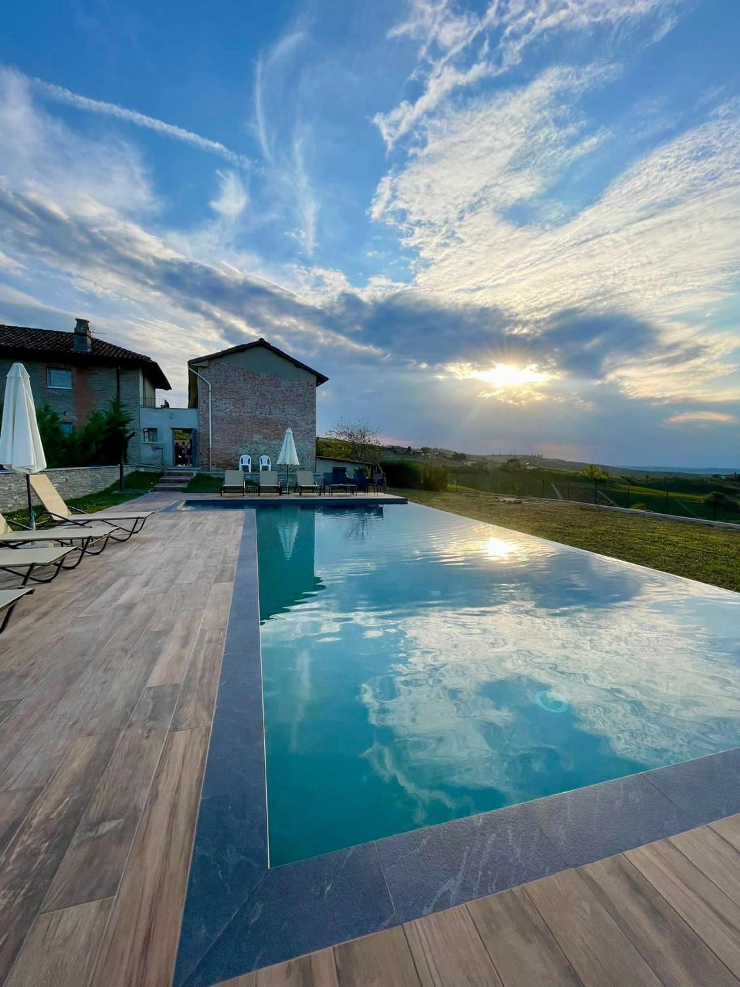 Villa Barbero Alba Langhe Mango Kültér fotó